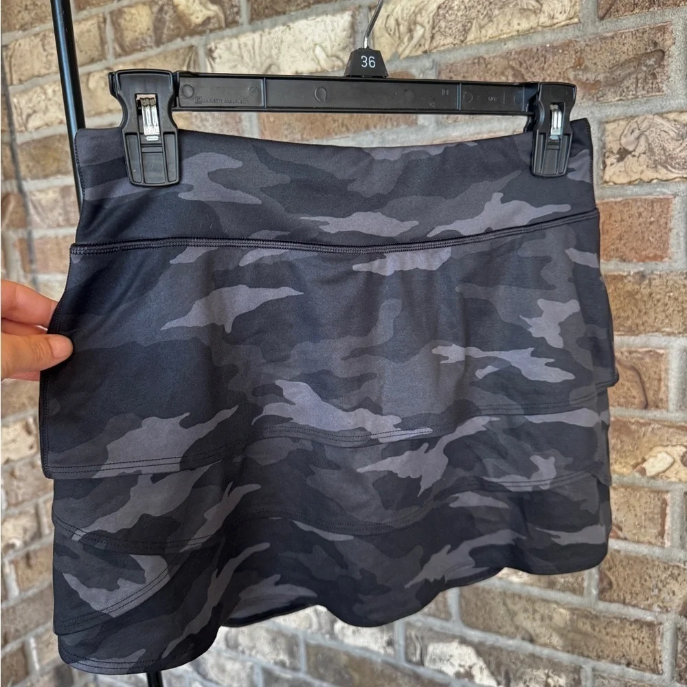 Athleta girl Camo Lux Swing Skort Size XL (14)